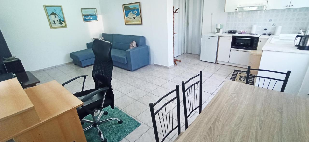 Maris Full Apartment With Roof Garden Access Chios Town Exterior photo